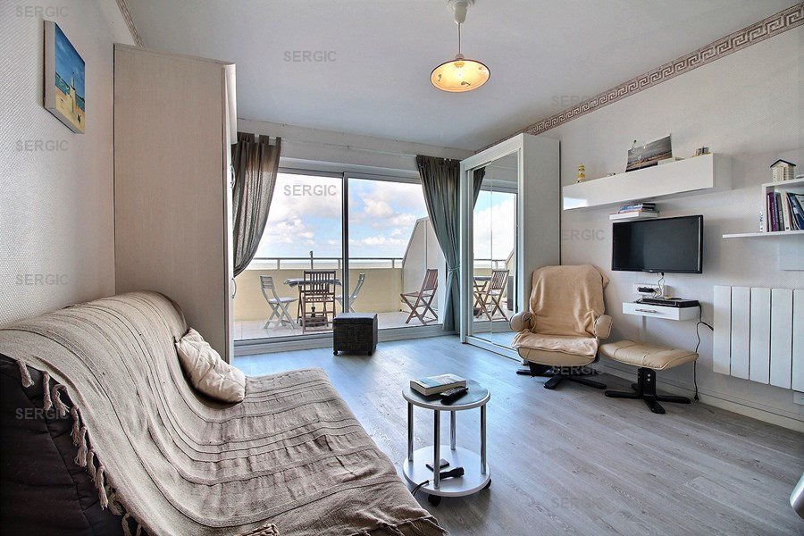 Le GRAND LARGE   (  )