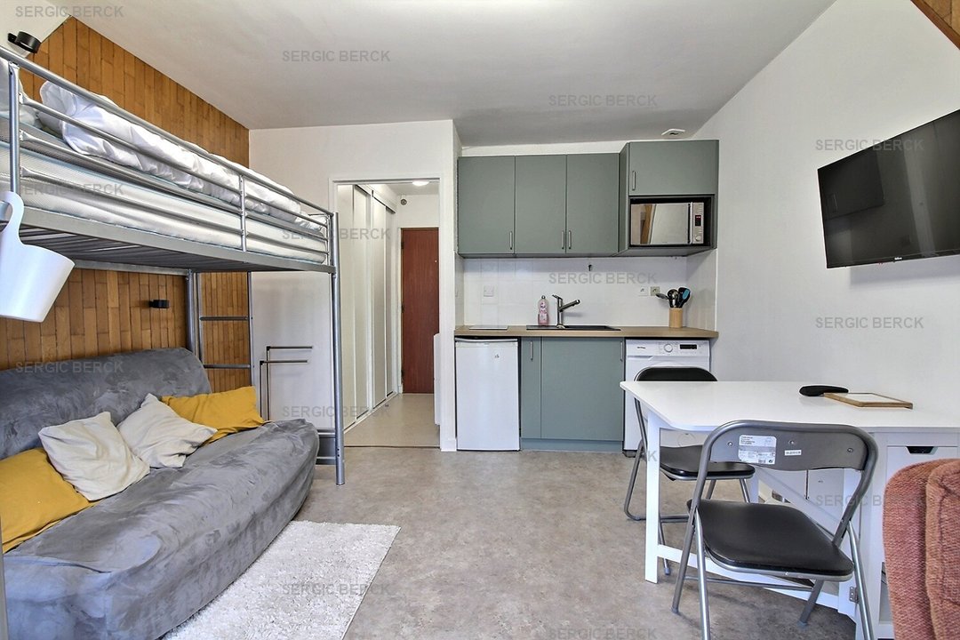 62 RUE CARNOT  (  )